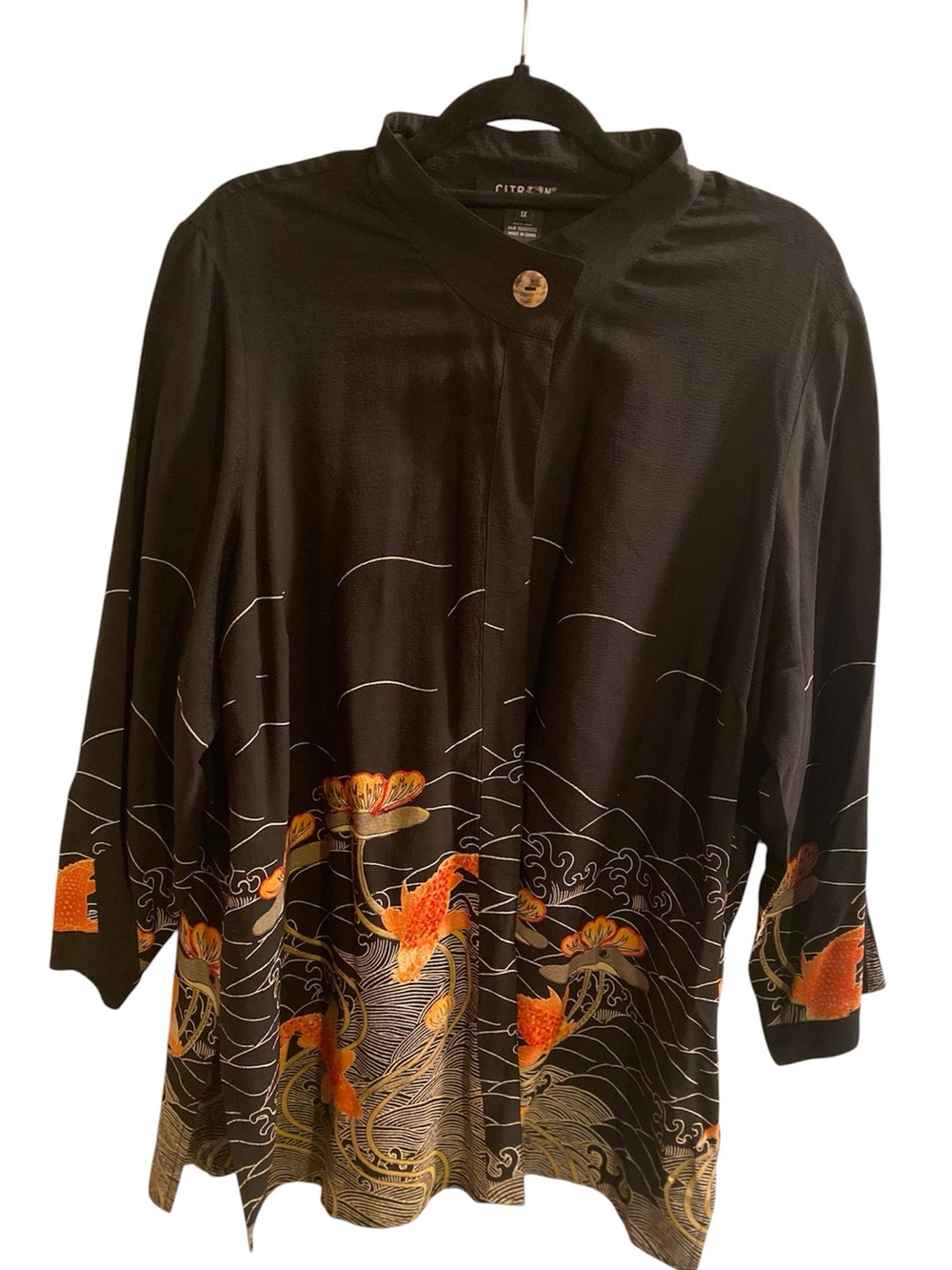 Citron Santa Monica ~Black Blouse with Koi fish/Lotus design
Size 1X
NWOT